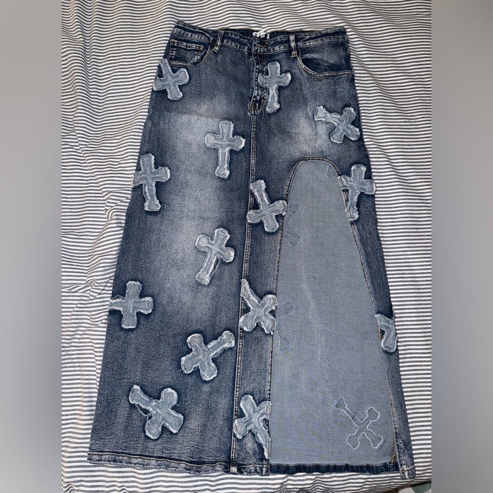 Cross Maxi Skirt (Size 1X or 14 RUNS SMALL)